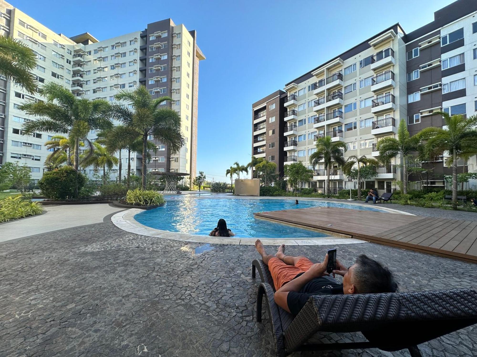 Iloilo Travellers Zen Zone Aparthotel Exterior photo